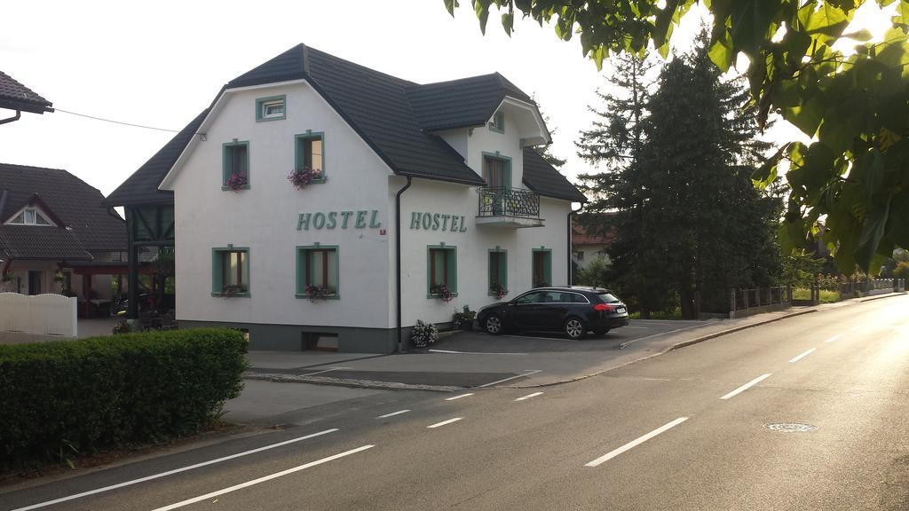 Mama'S House Hostel Cerklje na Gorenjskem Exterior photo